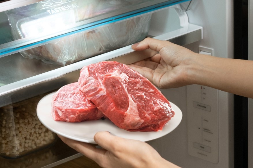 Complete guide on how to clean your refrigerator the right way