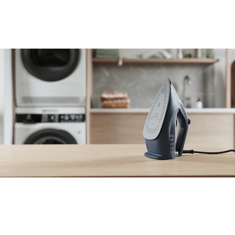 2500 watt UltimateCare 500 steam iron 