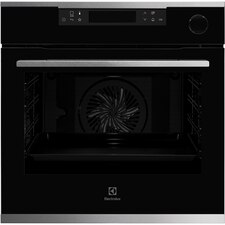 60cm UltimateTaste 700 built-in single oven with 72L capacity