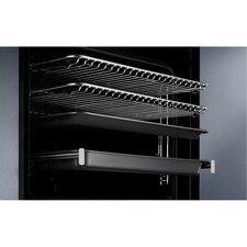 60cm UltimateTaste 900 built-in single oven with 70L capacity