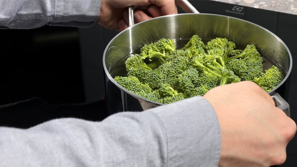 Place pot, activate controls